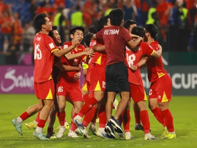 Bom tấn: HLV Kim Sang Sik tiết lộ kế hoạch ‘đưa Việt Nam dự World Cup’ với Xuân Son, Đình Bắc