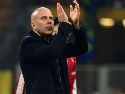 Arne Slot ‘bùng nổ’ hạnh phúc, tiết lộ bí mật đưa Liverpool lội ngược dòng ấn tượng