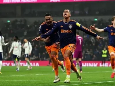 Tottenham Thảm Bại Lịch Sử: Chuỗi 8 Trận Bất Bại Tệ Nhất Kể Từ 2008, Tương Lai HLV Frank Lung Lay