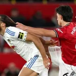 Calvert-Lewin tiết lộ sự thật sau pha kéo tóc gây thẻ đỏ của Martinez: 'Tôi không hề ác cảm' 1