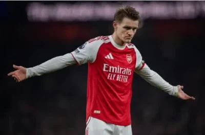 Sốc: Darren Bent kêu gọi Arteta LOẠI NGAY Odegaard khỏi đội hình chính Arsenal 1