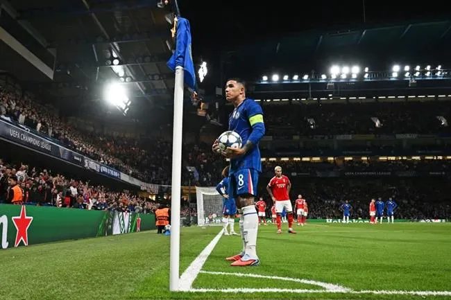 Enzo Fernandez hòa giải với Chelsea Enzo Fernandez hòa giải với Chelsea